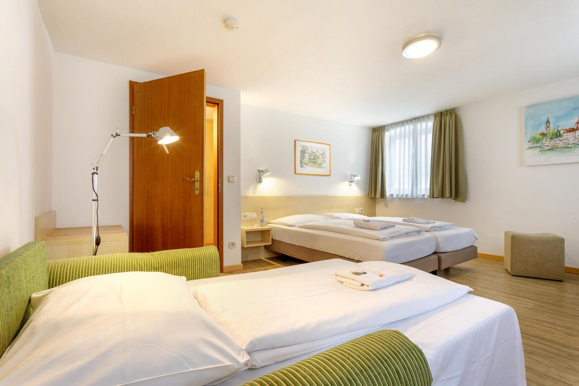 Hotel Zum Loewen Weißenhorn المظهر الخارجي الصورة