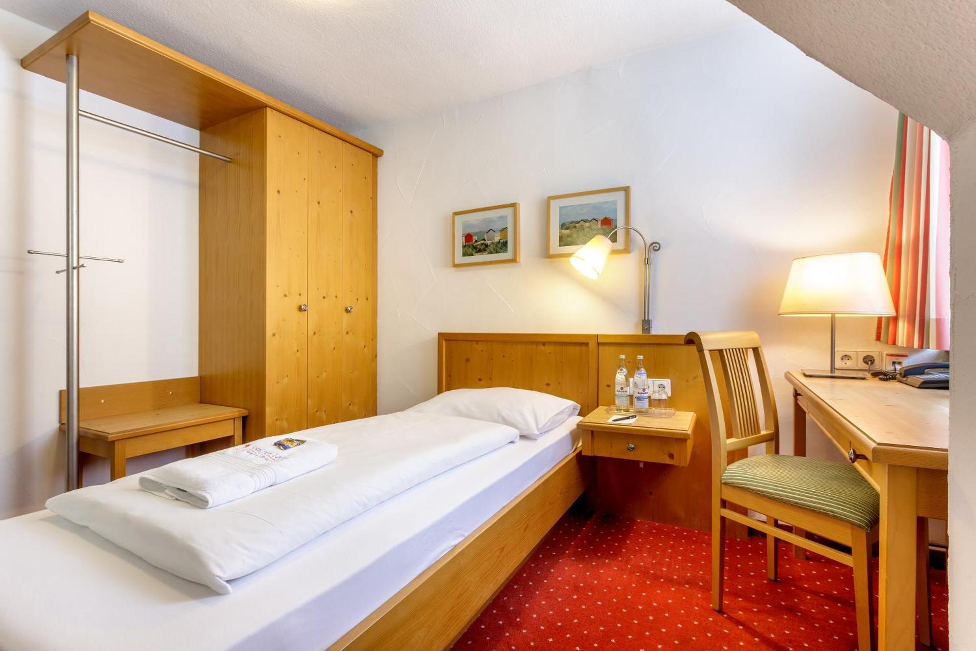 Hotel Zum Loewen Weißenhorn المظهر الخارجي الصورة