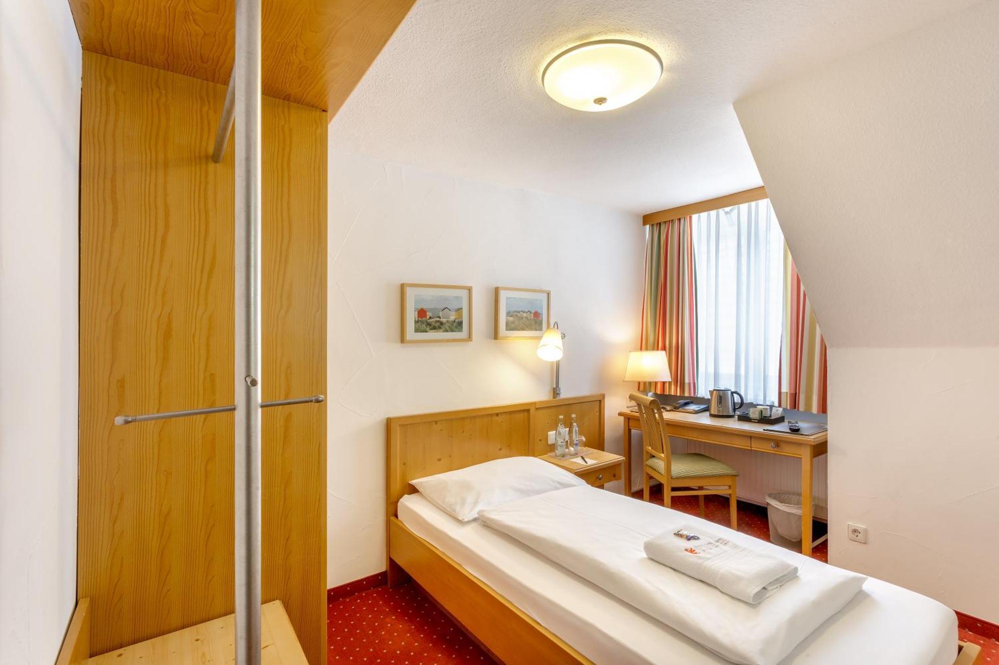 Hotel Zum Loewen Weißenhorn المظهر الخارجي الصورة