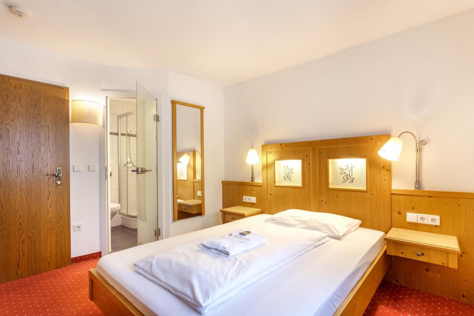 Hotel Zum Loewen Weißenhorn المظهر الخارجي الصورة
